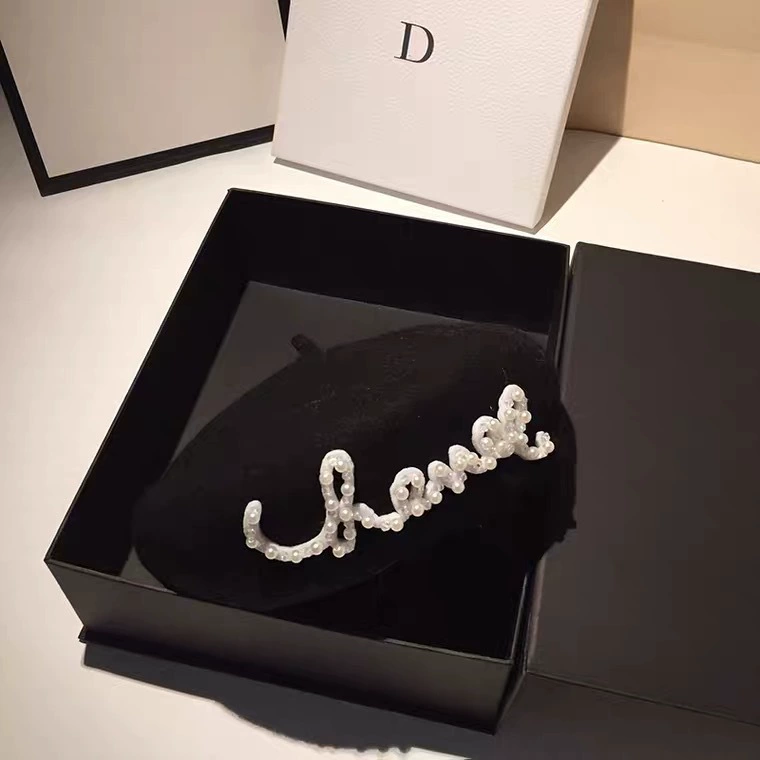 Демисезонный ретро берет с жемчужинами и буквами, в стиле Chanel, корейский/французский стиль