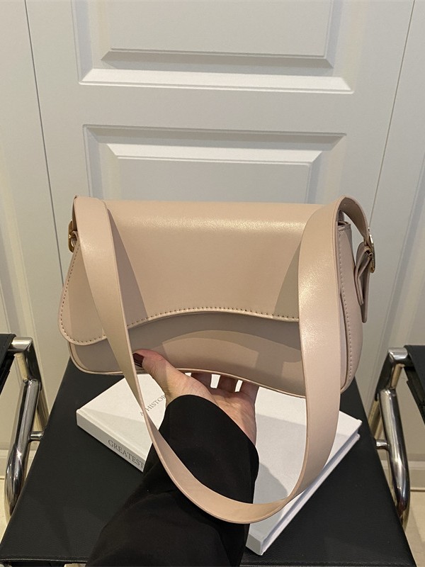 Bolso Cuadrado de Axila para Mujer de Cuero PU con Solapa para Uso Diario image 4