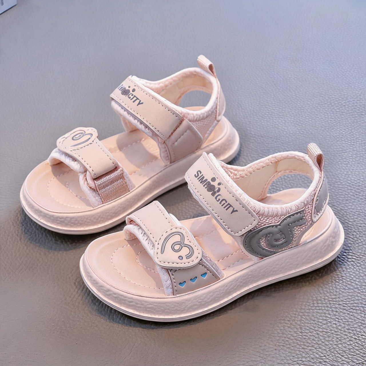 Niñas sandalias de moda versátiles de diamante 2026 verano nuevas sandalias de princesa para niños zapatos de playa suaves