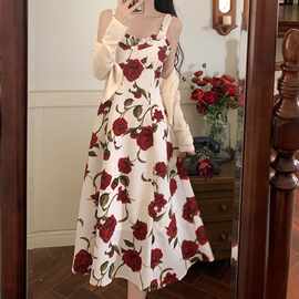 夏季2024新款女吊带碎花连衣裙子沙滩长裙海边度假风茶歇法式收腰