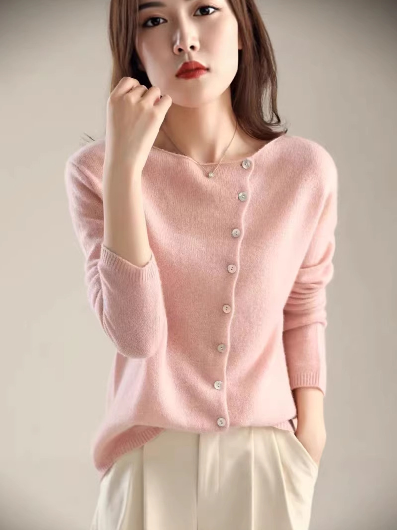 Áo len dệt kim cổ lọ nữ phong cách Hàn Quốc, hàng khuy chéo, dáng ôm tôn dáng — Màu hồng
