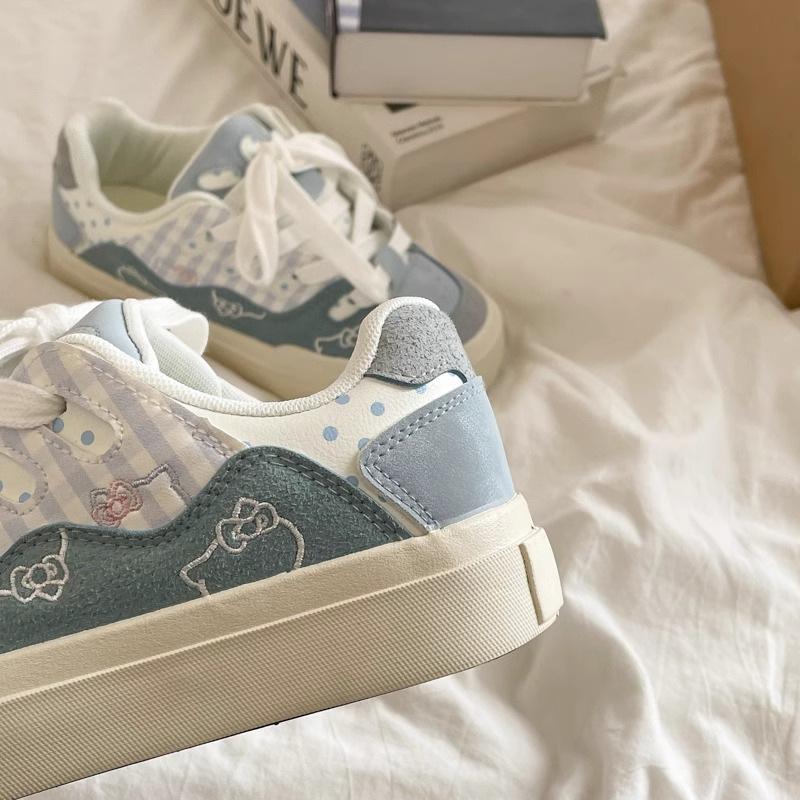 Zapatos de patineta de color transpirables verano y otoño de 2025 nuevos ins estudiantes coreanos zapatos blancos de moda zapatos de pan de mujer