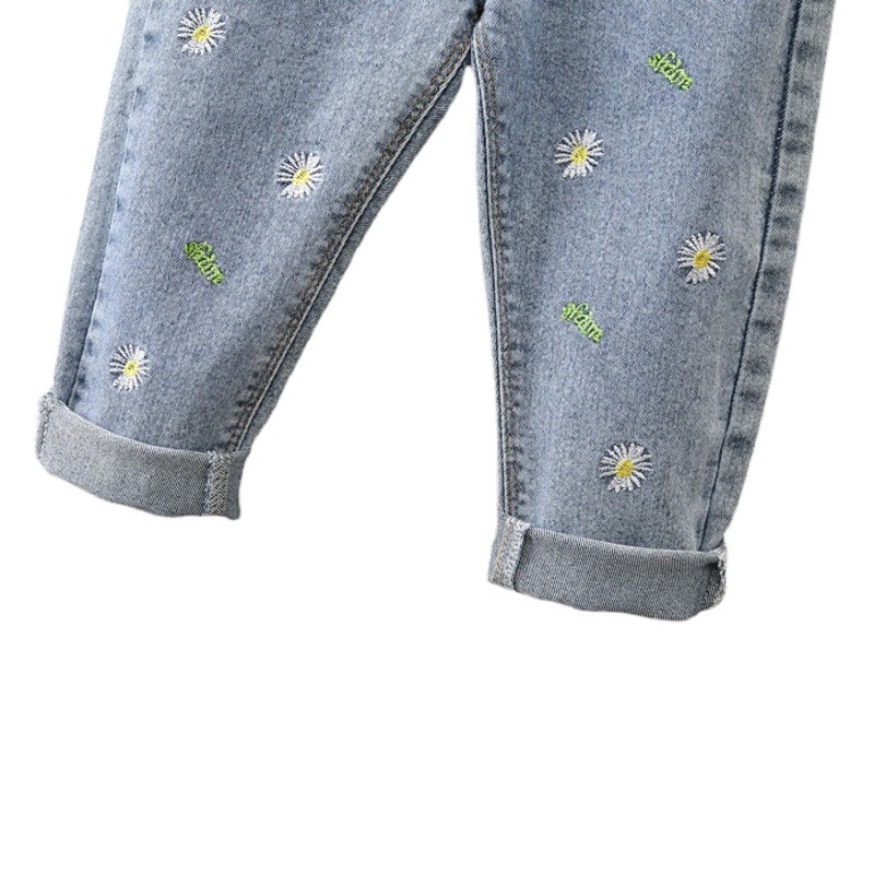Jeans de pierna recta para niñas, primavera y otoño 2026, nuevo estilo coreano, pantalones casuales holgados a la moda para niñas pequeñas, ideales para usar al aire libre.