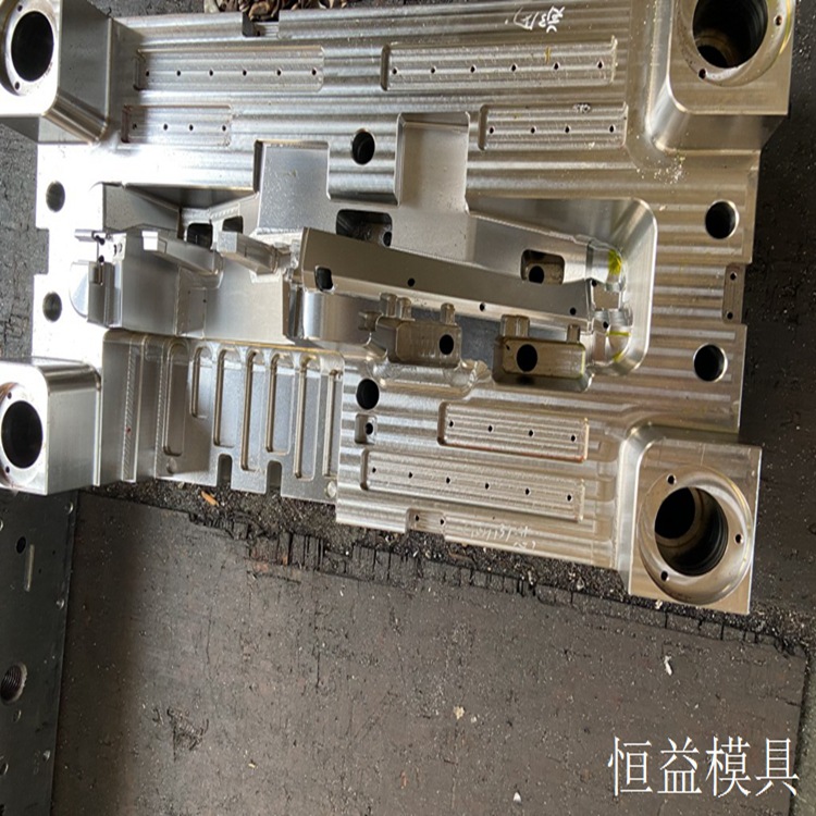 路锥机油桶油漆桶注塑模具黄岩模具搅拌机塑壳PC+ABS合金塑料模具