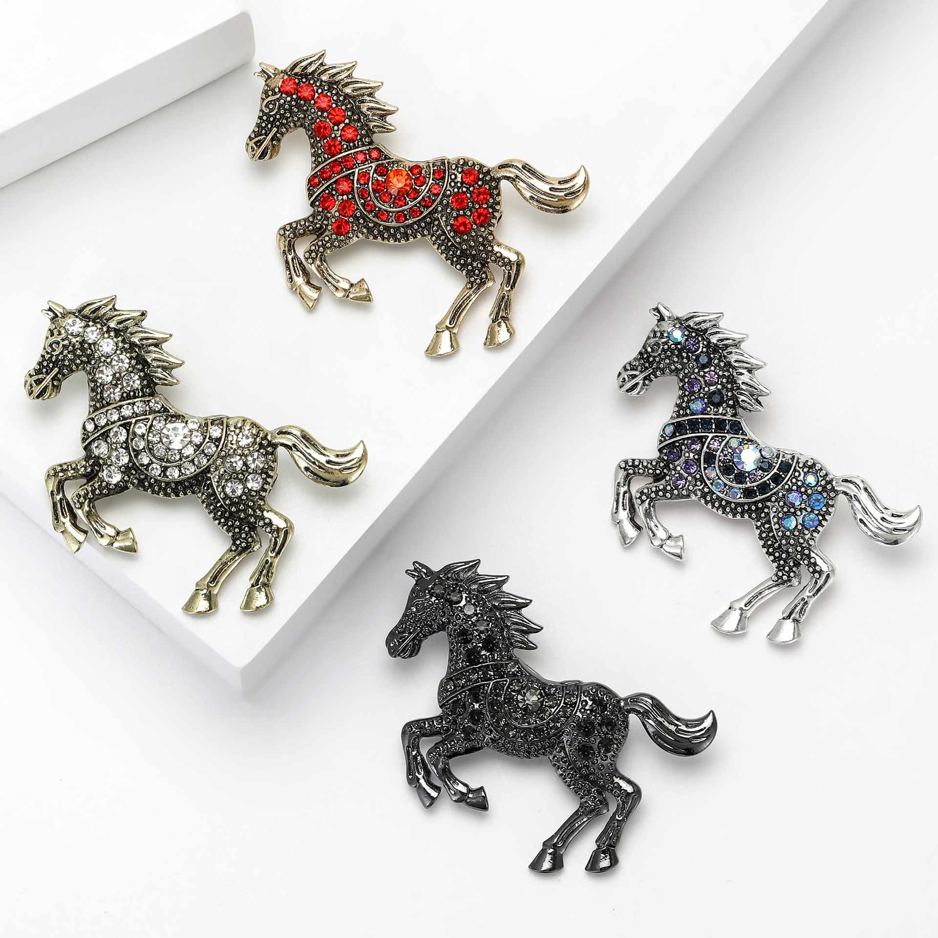 Hot-Selling Fashionable Light Luxury Retro Enamel Horse Rhinestone Brooch Versatile Anti-Exposure Clothing Accessory Pin