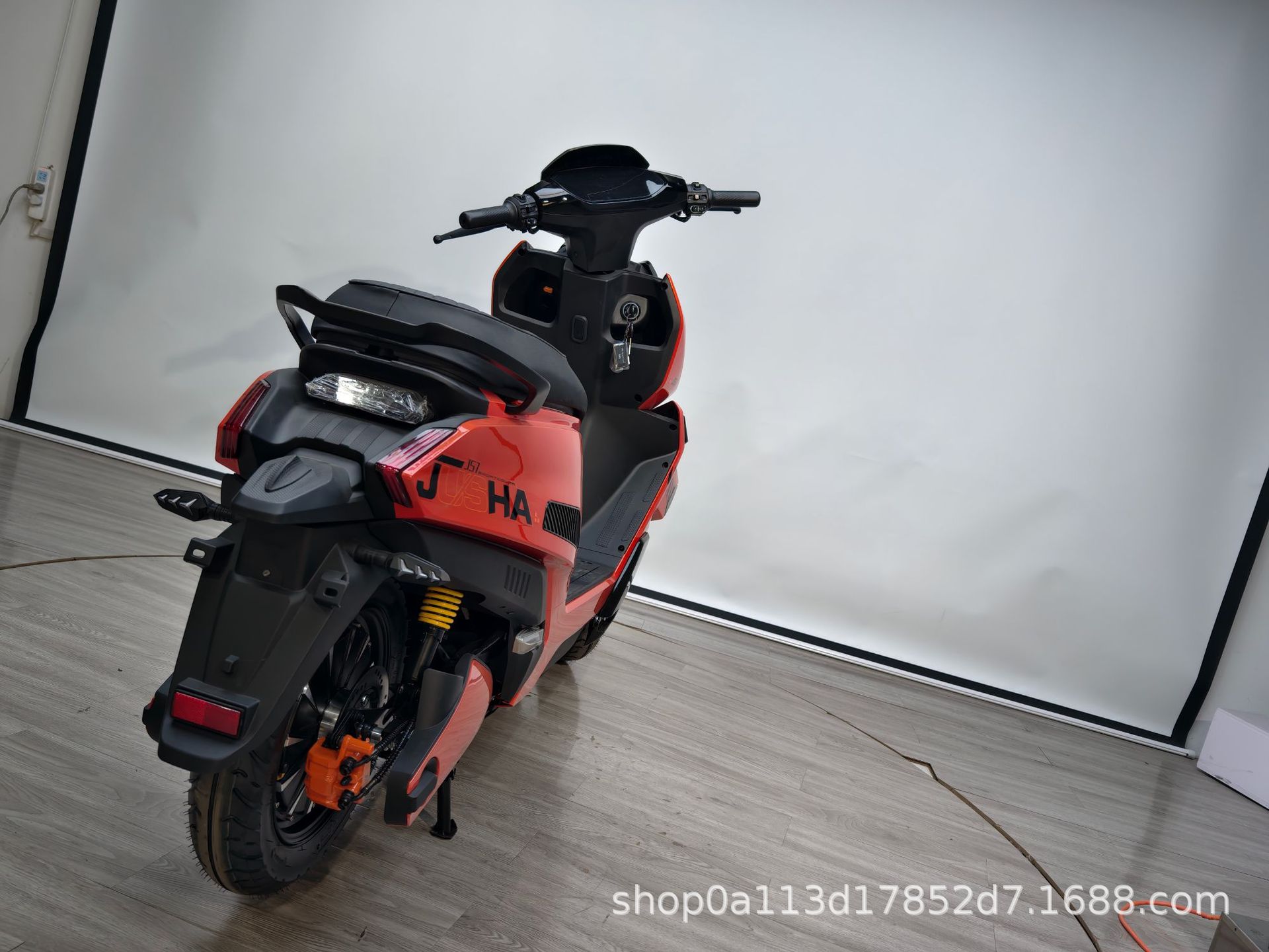 Cross-Border Nuclear Explosion Electric Vehicle 72V Adult High-Performance Electric Motorcycle Battery Vehicle High-Speed Pedal Electric Motorcycle Super Long