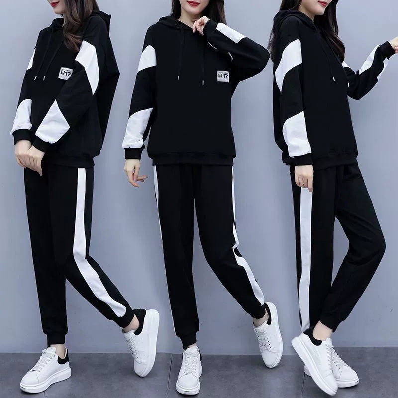 Удобный демисезонный набор другой марки: oversized спортивная толстовка и джоггеры в черном цвете и плюшево-бархатном черном