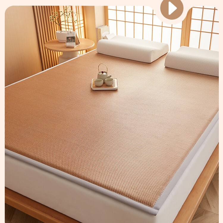 Double-Sided Ice Silk Mat That Can Be Used in All Seasons, Dual-Purpose Summer Mat, Machine Washable Mattress, Air-Conditioned Soft Mat, Foldable Mat Double-Sided Ice Silk Mat That Can Be Used in All Seasons, Dual-Purpose Summer Mat, Machine Washable Mattress, Air-Conditioned Soft Mat, Foldable Mat
