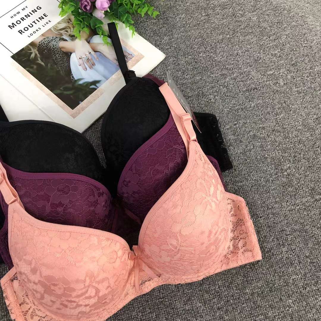 Nuevo comercio exterior europeo y americano ropa interior de dama confortable sujetador de encaje con anillo de acero fabricantes de sujetadores de esponja al por mayor