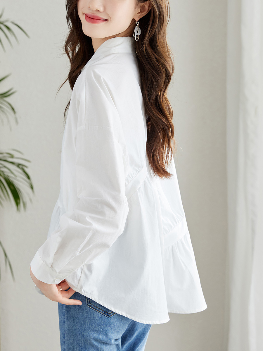 Directo de fábrica asimétrica plisada azul Camisa de rayas de manga larga de las mujeres otoño diseño sentido nicho superior algodón camisa blanca