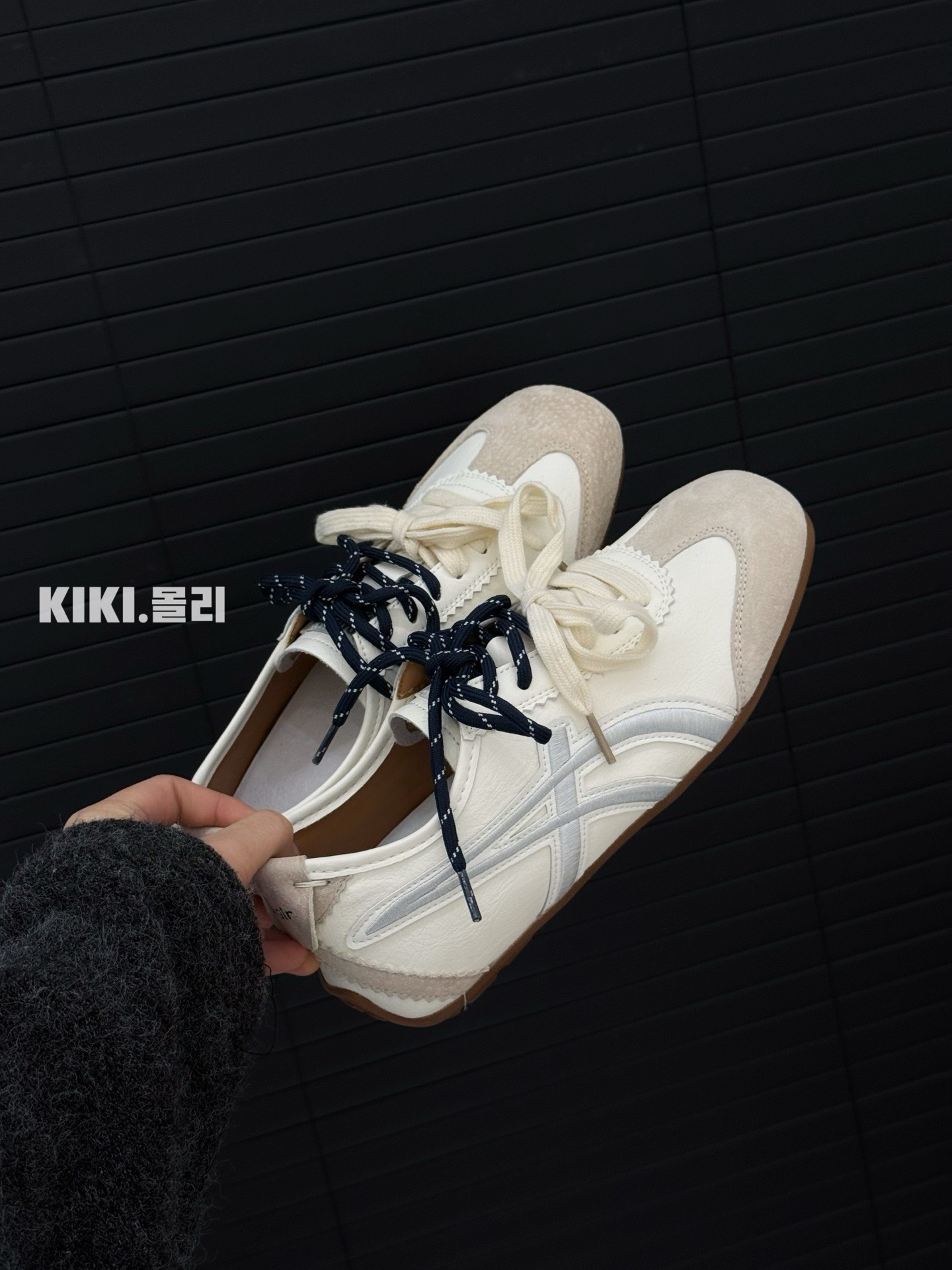 Versión de cuero de vaca ~ Grape Madre con el mismo color de moda doble cordón de zapatos de entrenamiento casuales de cabeza cuadrada zapatos deportivos casuales de mujer