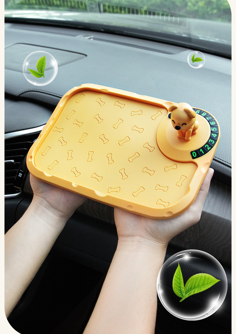 Car Dashboard Anti-Slip Mat for Mobile Phones, Pvc Anti-Slip Stable Multifunctional Storage Mat, Cartoon Figurine Ornament