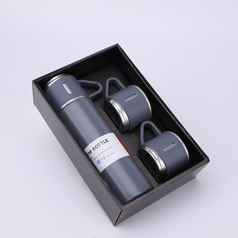 Una taza de tres tapa taza de vacío de acero inoxidable traje portátil cubierta recta taza de vacío conveniente taza de aislamiento de té de doble propósito