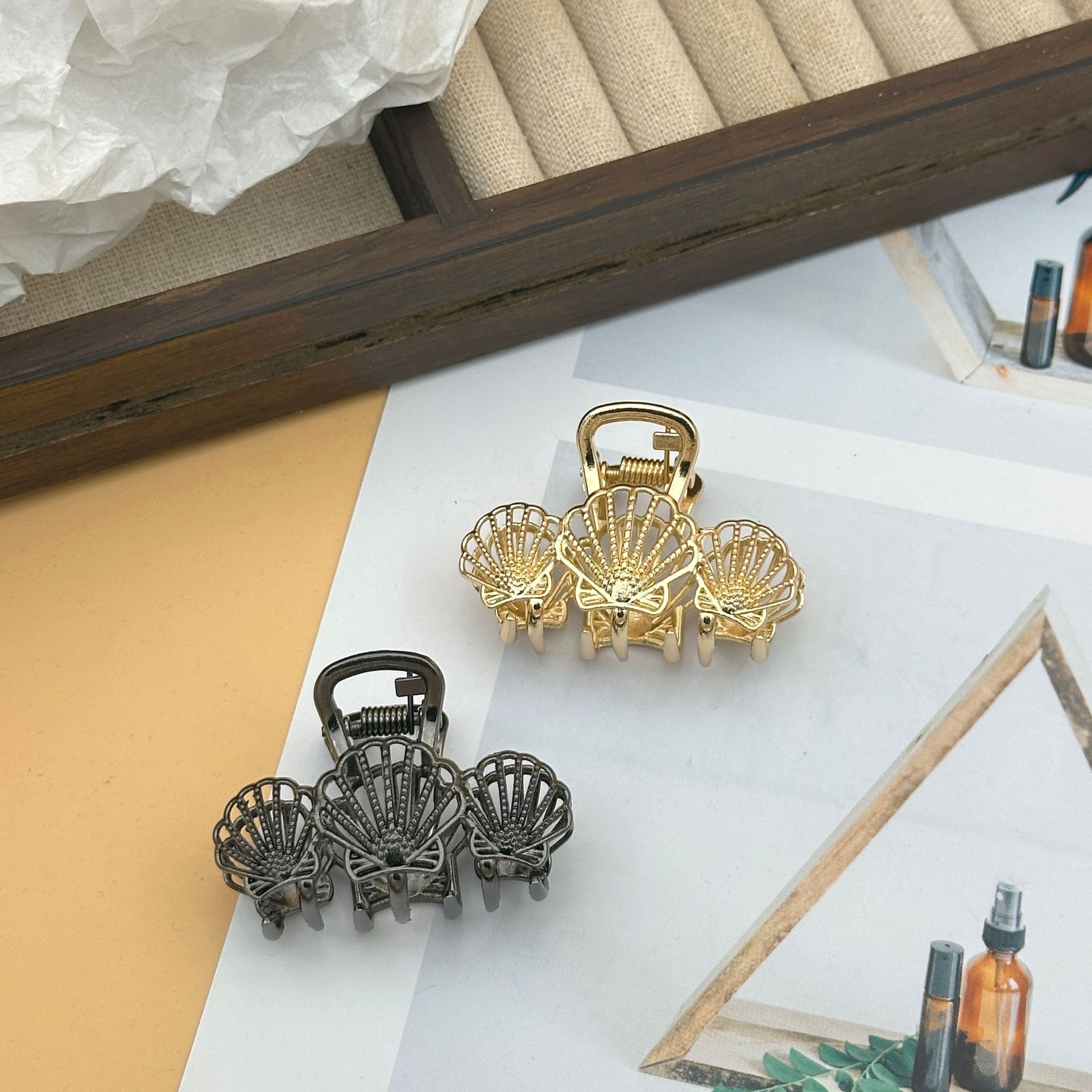 Daily Occasion IG Style Marine Style Women's Shell Metal Plating Hollow Out Hair Claws