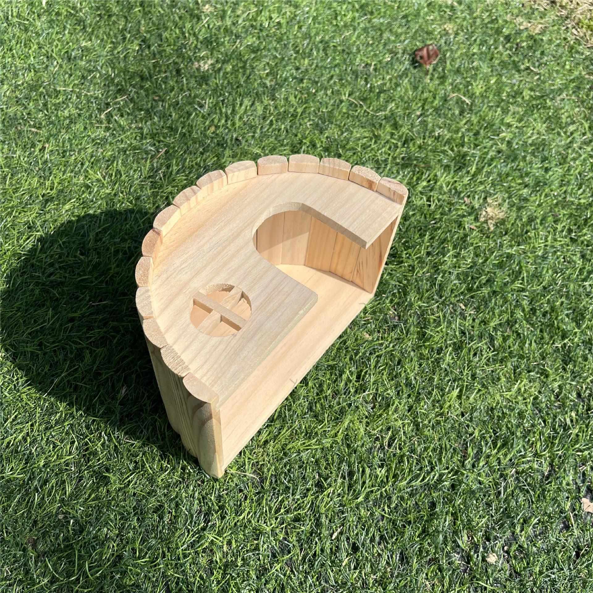 Hamster shelter house landscaping house golden bear rutin chicken chinchilla warm wooden house villa creative wooden crafts
