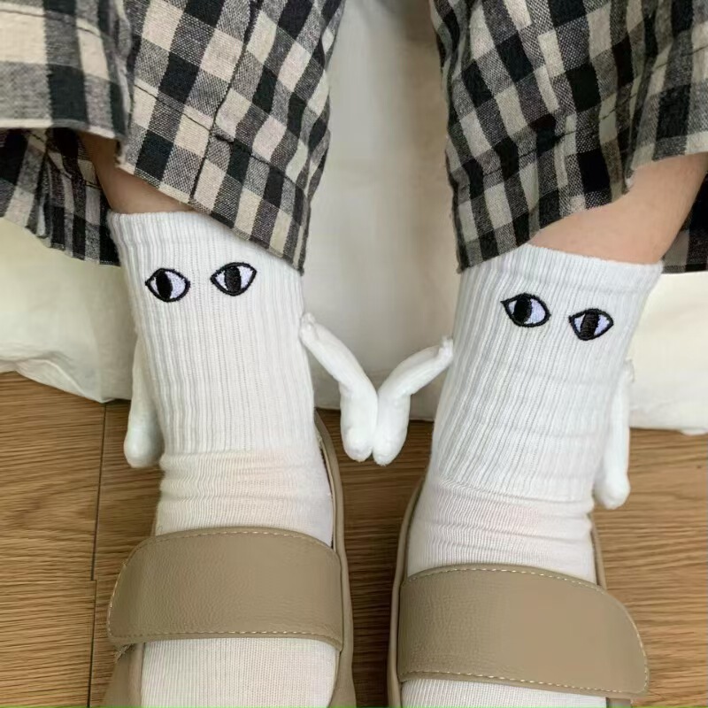 Magnetic Couple Socks, White Socks with Magnets for Spring and Autumn, Cute Self-Adhesive Mid-Calf Socks That Automatically Connect Feet Magnetic Couple Socks, White Socks with Magnets for Spring and Autumn, Cute Self-Adhesive Mid-Calf Socks That Automatically Connect Feet
