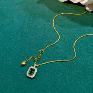 18K Yellow Gold Emerald Pendant Female New Retro Casual Emerald Necklace Cultivation Color Treasure