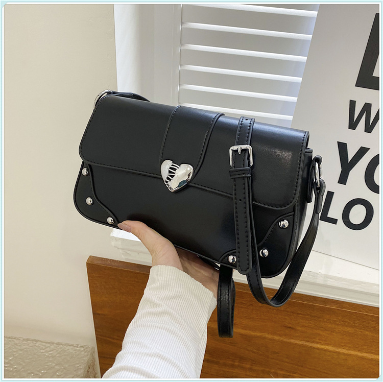 Women's Small Pu Leather Solid Color Vintage Style Classic Style Square Magnetic Buckle Shoulder Bag display picture 1