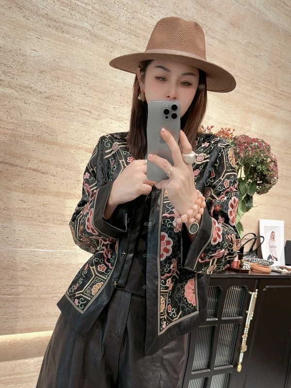 新中式国风重工刺绣PU皮外套女2025秋季新款复古气质圆领长袖上衣|undefined