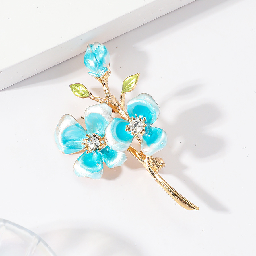 Elegante emaille bloem broche met strass perzikbloesem ontwerp_voghion.com