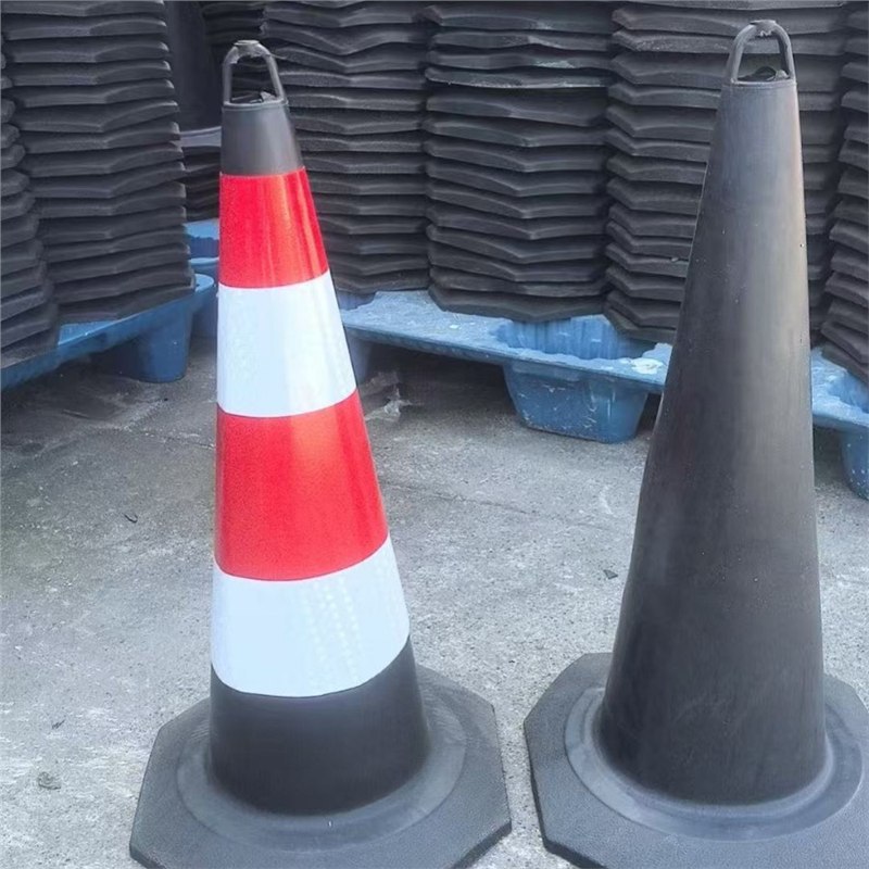 反光路锥雪糕桶交通锥桶路障停车位墩子禁止停车标橡胶防撞三角筒