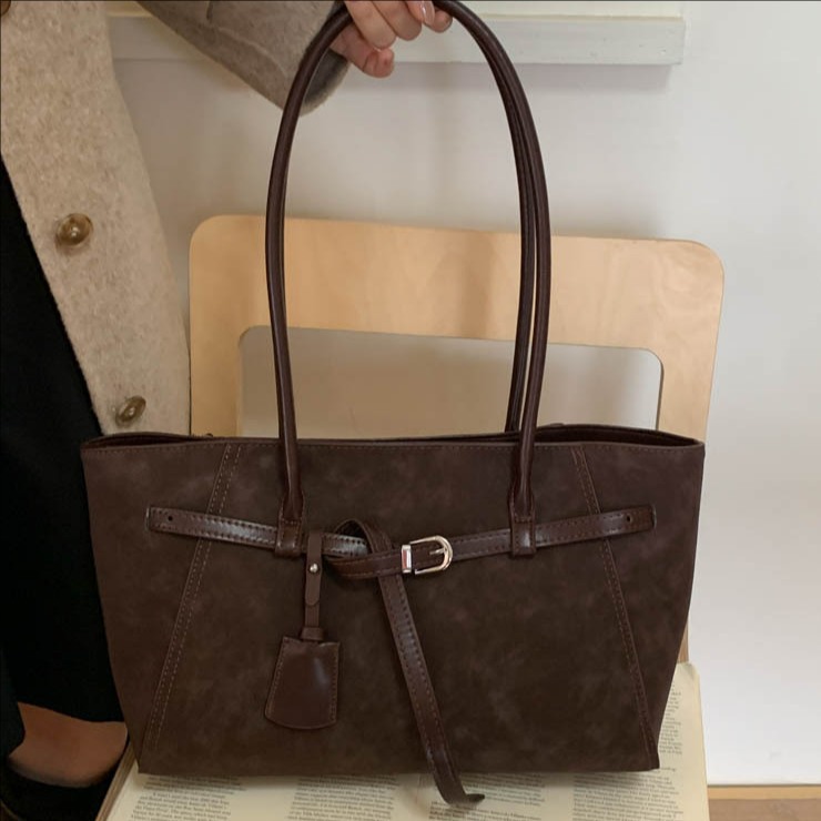 Bolso de mano transfronterizo de gran capacidad para mujeres 2025 invierno nuevo bolso de hombro de moda retro bolso de viaje universal