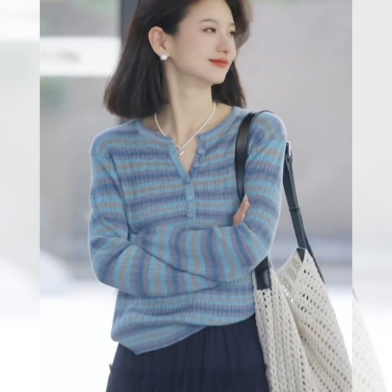 蓝色渐变条纹冰丝防晒长袖女2025秋冬外搭薄纱小个子宽松罩衫毛衣|undefined