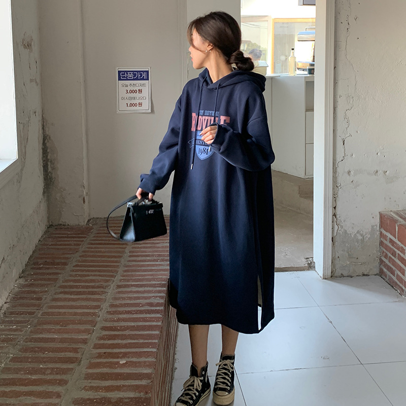 Темно синий