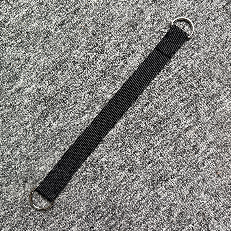 鉄棒掛けは太くて強化されています。吊り下げフック付きのフィットネス訓練器の部品です。|undefined