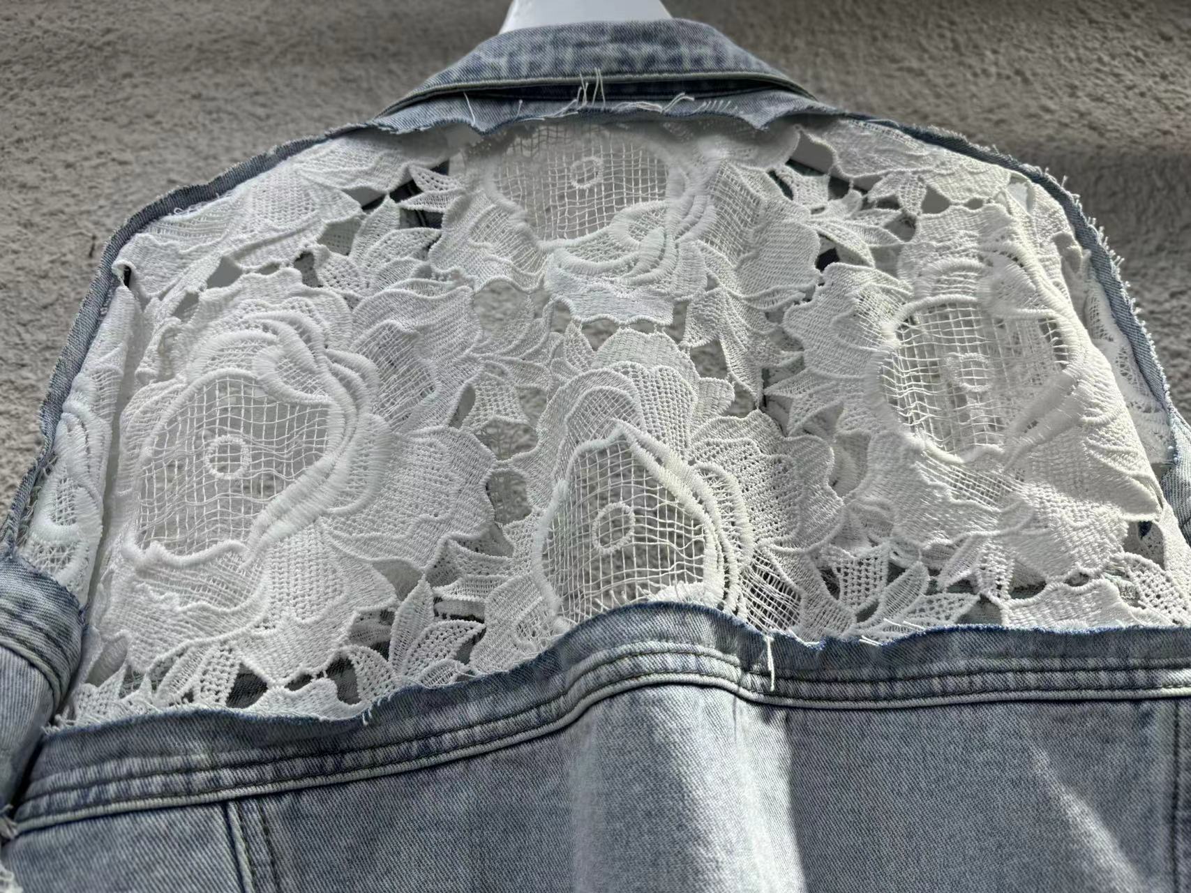 Sheer Embroidered Denim Jacket – Oversized Cropped Style With Lace Trim & UV Protection (S-XL, Light Wash, Casual-Chic Layering Essential)_mkmklike.com