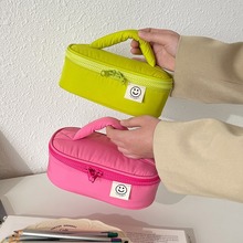 韩国简约新款彩色手提化妆包女小众多巴胺收纳包外出便携洗漱包盒
