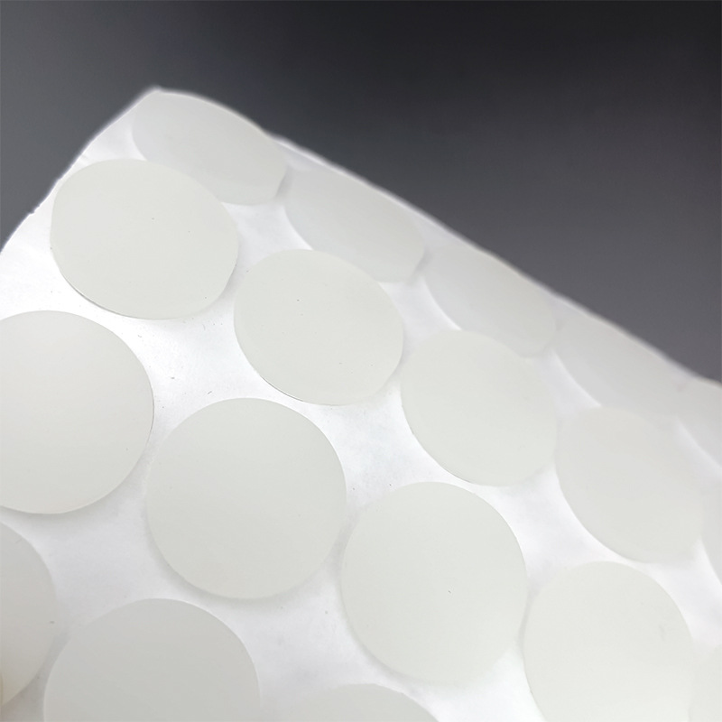 工厂批发防滑防撞桌椅柜物品脚垫静音自粘背胶乳白色圆形硅胶脚垫