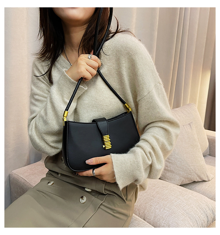 Korean Retro Bag New Messenger Bag Shoulder Underarm Bag Urban Simple Small Square Bag Mobile Phone Bag display picture 3