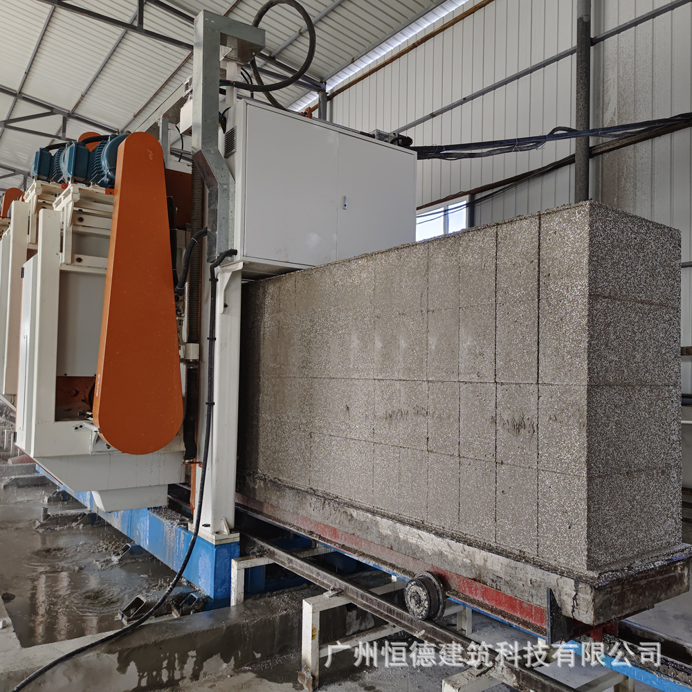 泡沫混凝土自保温砌块 恒德小型日产200立方自保温砌块生产设备