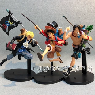Фигура-украшение (One Piece) набор рюкзаках для бега с Луффи, Эйс и Сибо — поза бега, около 23 см
