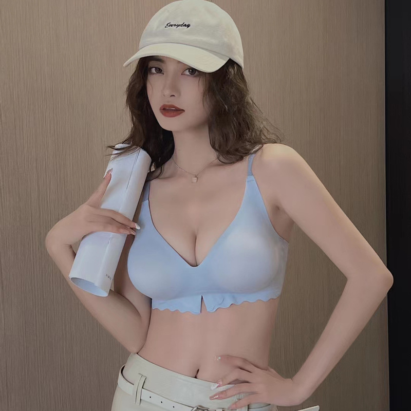 683 simple smooth seamless one-piece deep V with cushion gathered small chest ladies underwear bra single wholesale