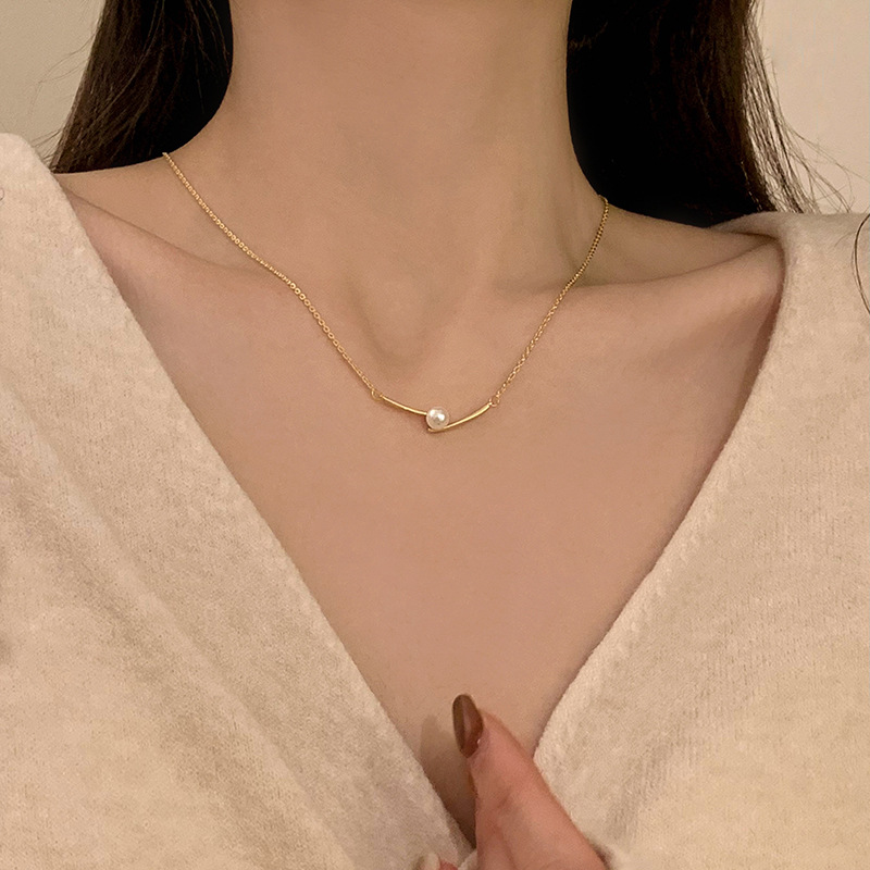 韩国新款高级设计感单颗珍珠吊坠项链女轻奢小众锁骨链颈链批发
