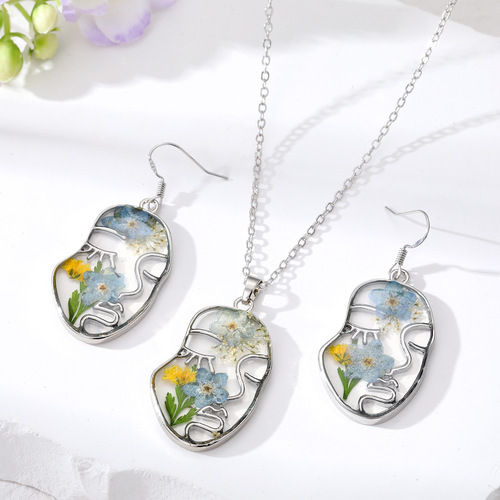 European and American cross-border new face natural dried flower earrings, creative facial makeup immortal flower earrings, epoxy flower earrings