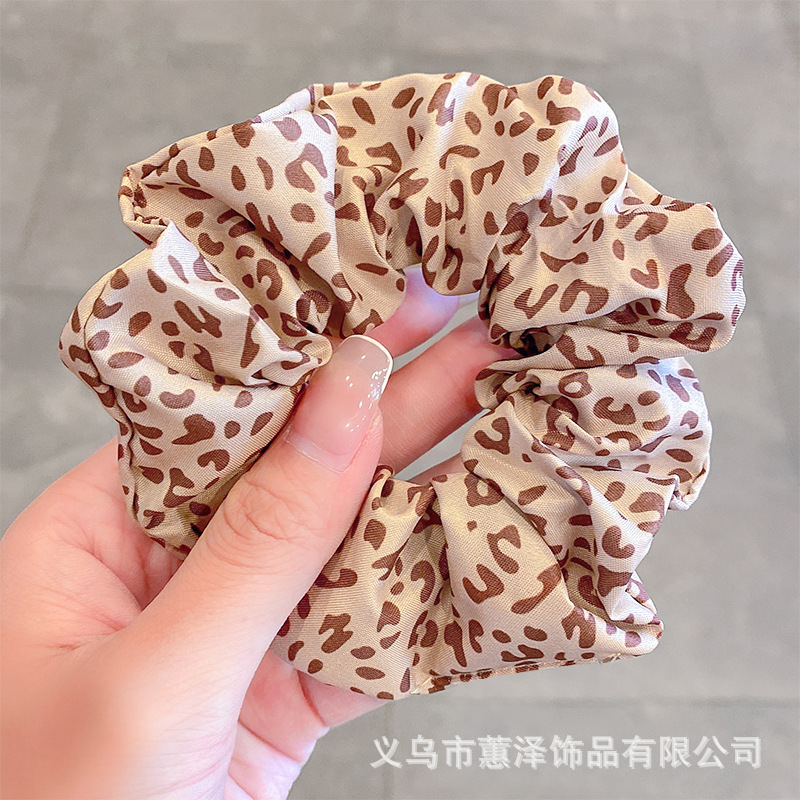 乳茶色の大腸の髪輪ネットの赤い紐の復古の百合の髪縄の肥えた腸の気質の少女は髪の毛の皮の筋を刺して髪を飾ります。|undefined