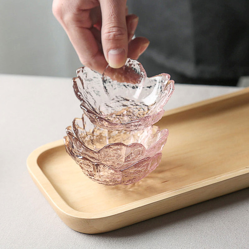 Japanese glass cherry blossom dish household dipping dish seasoning vinegar dish kitchen glass tableware creative pink small dish