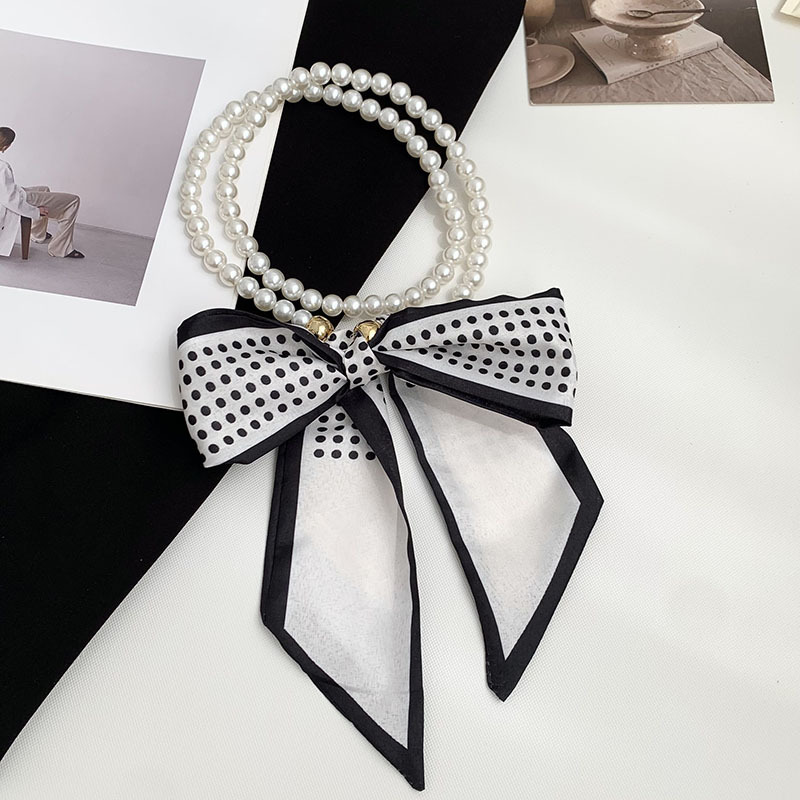 Pequeña bufandas para mujeres de verano 2025 collar de perlas retrógrado francés con bufandas de seda collar decoración clavícula variable correa