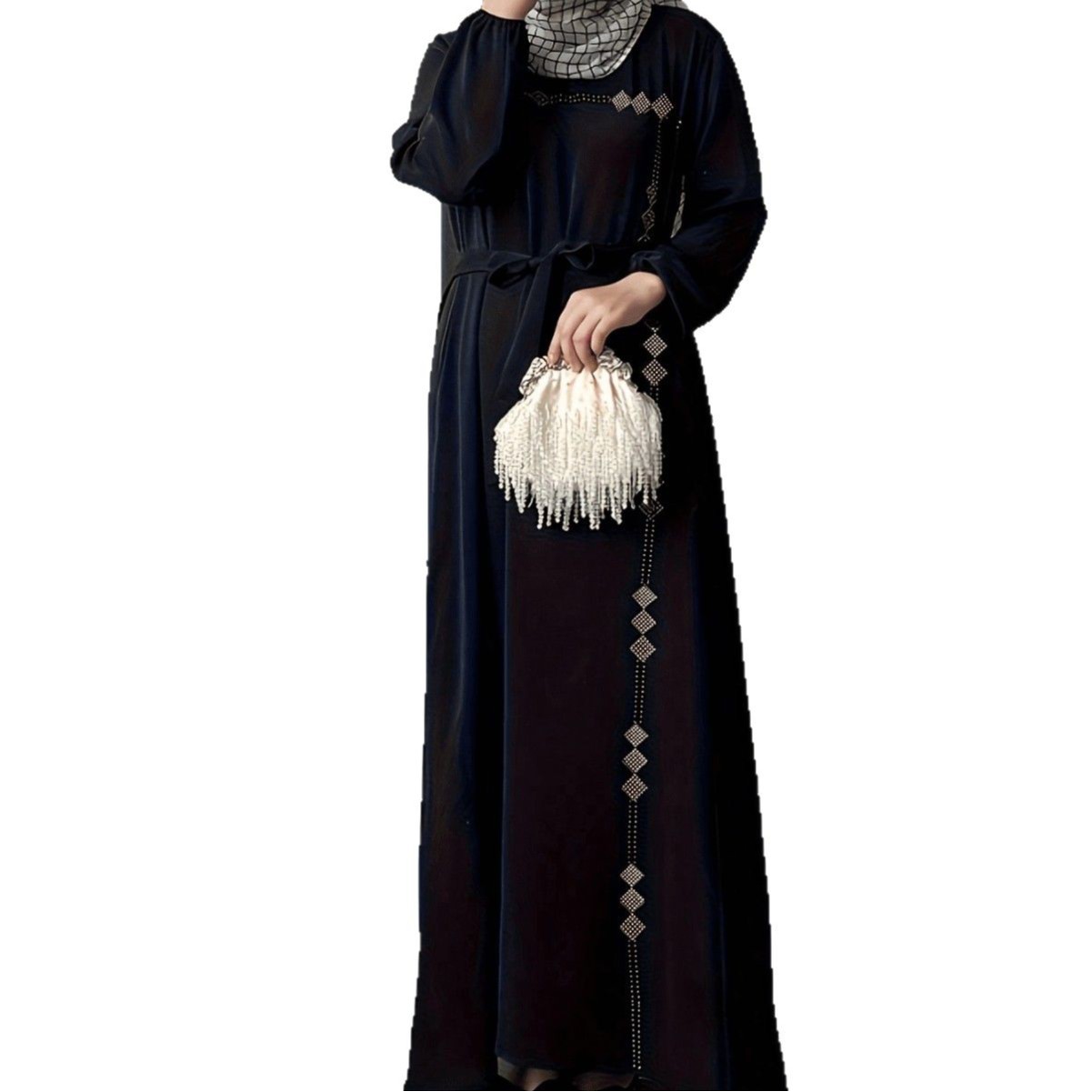Robe longue noire pour femme, style plateforme, ornée de strass, disponible en stock au Moyen-Orient (source : commerce extérieur)._voghion.com