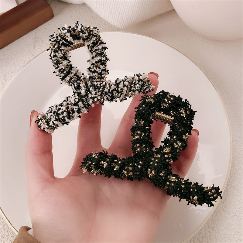 ¡Nuevo otoño y invierno! Retro estilo de fragancia versátil simple clip de captura rojo en línea cabello roto detrás de la cabeza joyería clip de tiburón