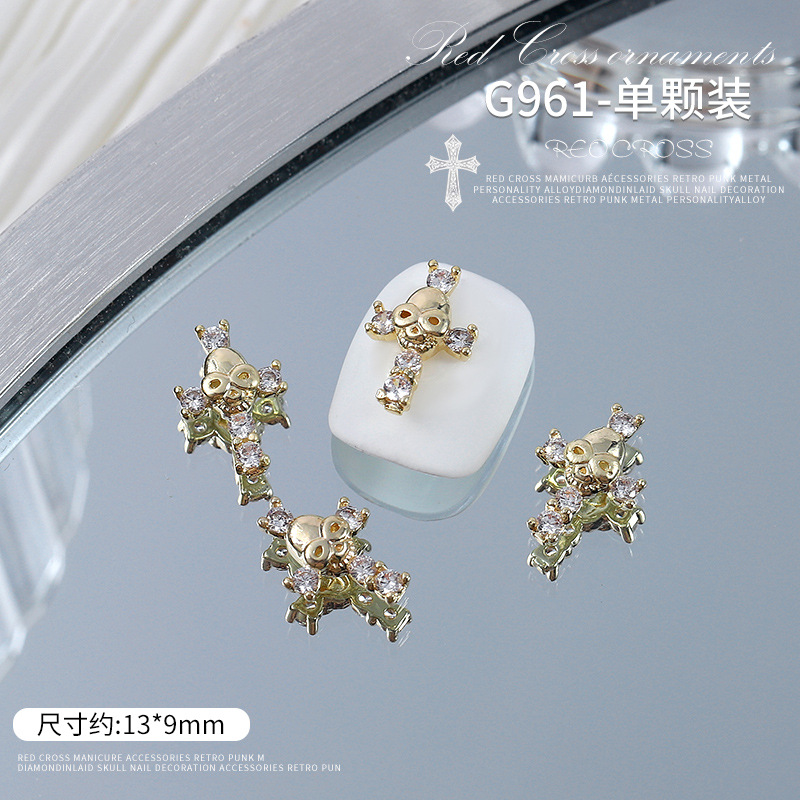Red Cruz Roja marco joyería de uñas vintage punk metal personalidad aleación diamante incrustado cráneo decoración de uñas