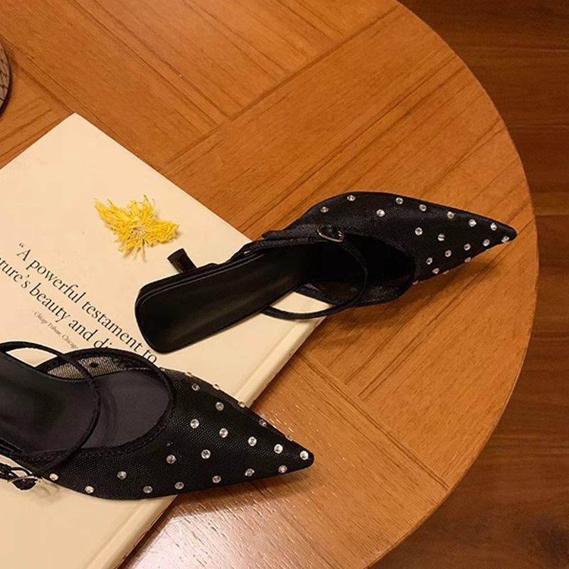 Grape Mom Summer nuevo estilo hermoso temperamento de diamantes calientes hilo de malla puntiagudo pequeño transpirable tacón de aguja de 6cm sandalias vacías mujeres