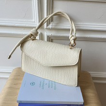 ��ɫ���б���2025�ļ�����Ů�͹�ͨ��С�����r������Ůʿ�μ��