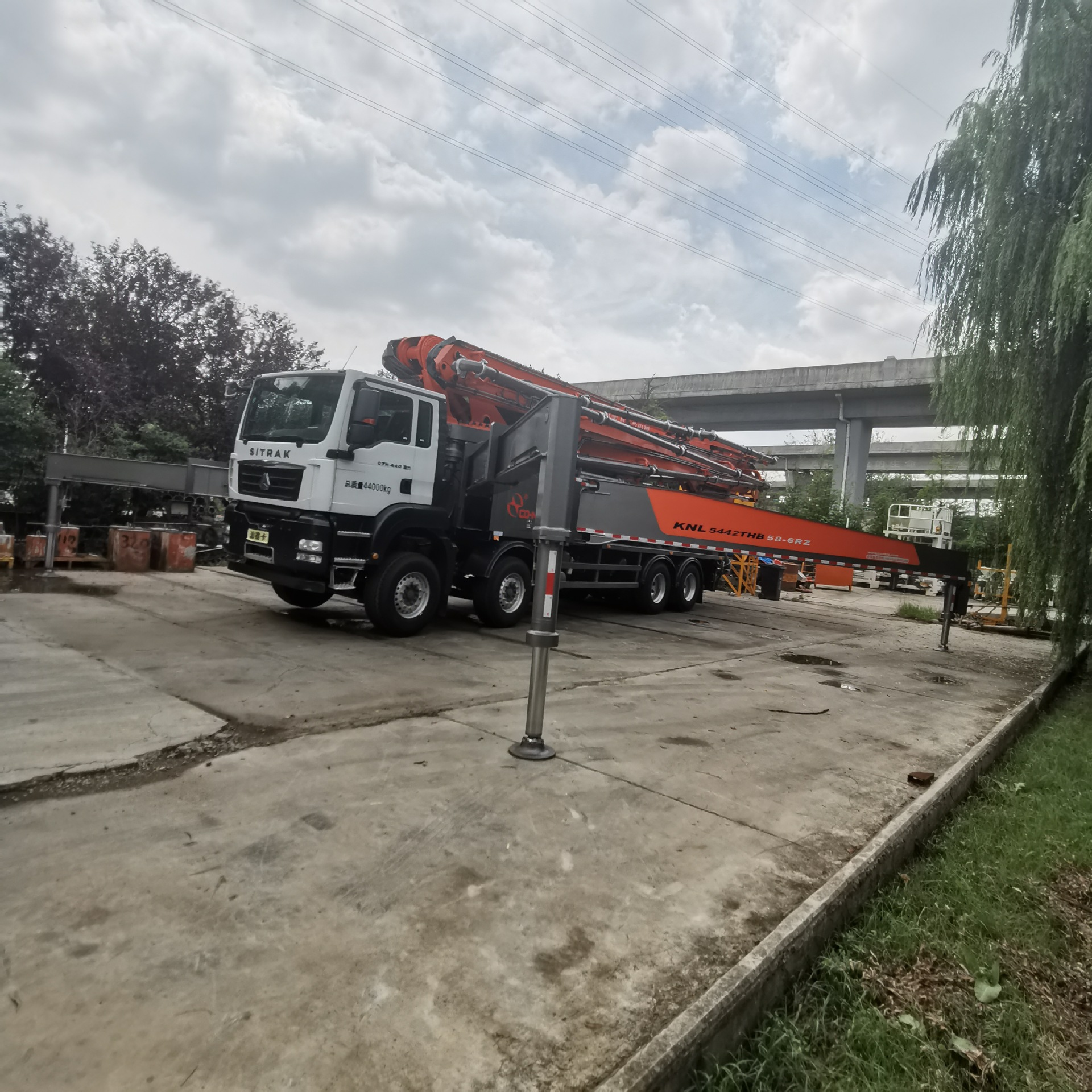 出口50米以上泵车 二手58米泵车 臂架泵车 东风底盘29米左右天泵