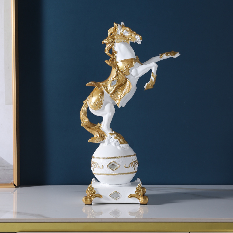 European-style Light Luxury Three-dimensional Horse Resin Decoration Office Owner Desktop Decoration Opening and Moving to New Residence Gift