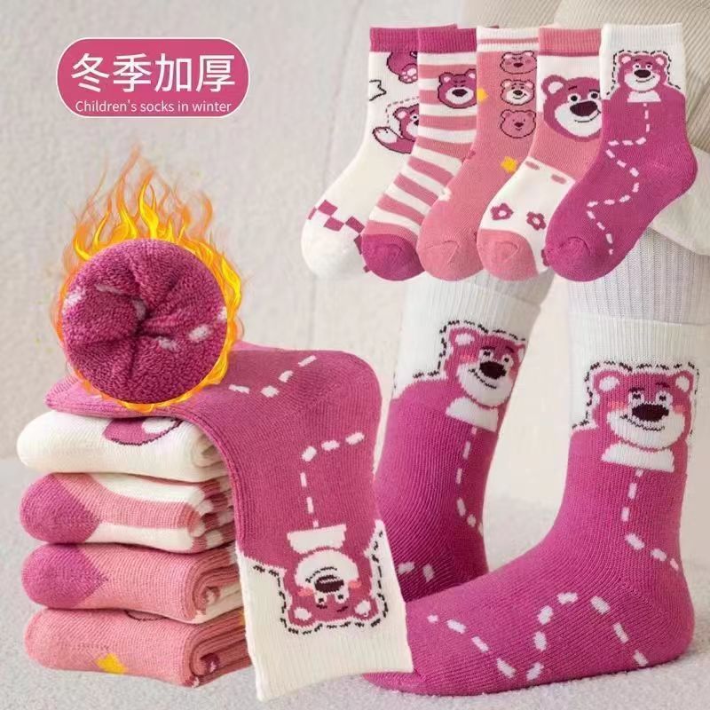 Otoño e invierno engrosada Terry Calcetines para niños dibujos animados fresa oso Rosa calcetines para niñas linda princesa media pantorrilla calcetines moda
