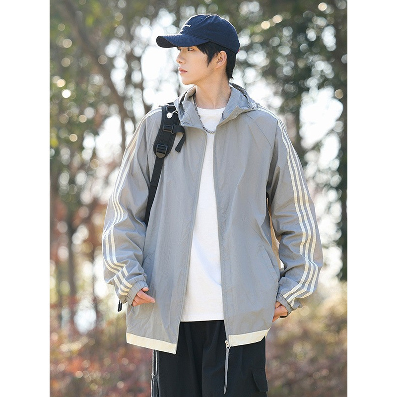 Fuente de fabricantes de seda de hielo chaqueta solar para hombres y mujeres de verano nuevo anti-UV de manga larga chaqueta con capuchón ligera